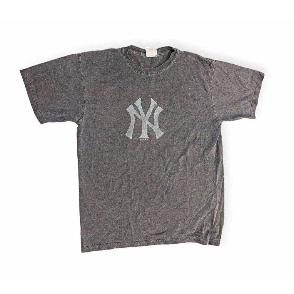 Majestic New York Yankees Gray T-Shirt Major League Baseball MLB Baseball Shirt